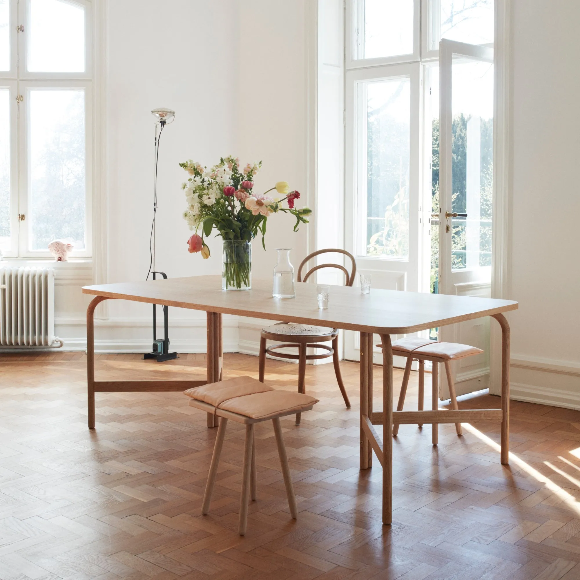 Aldus Table - 200