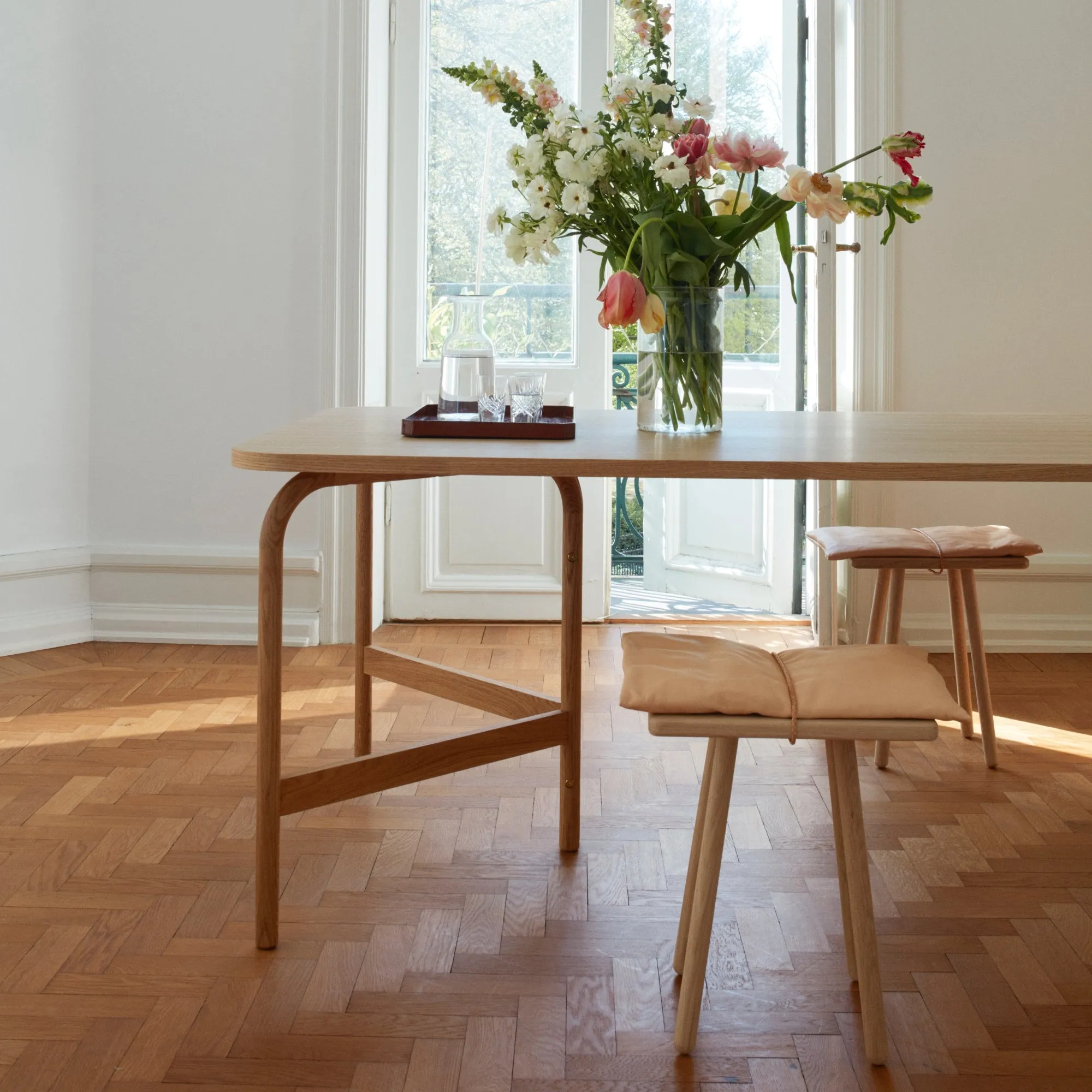 Aldus Table - 200