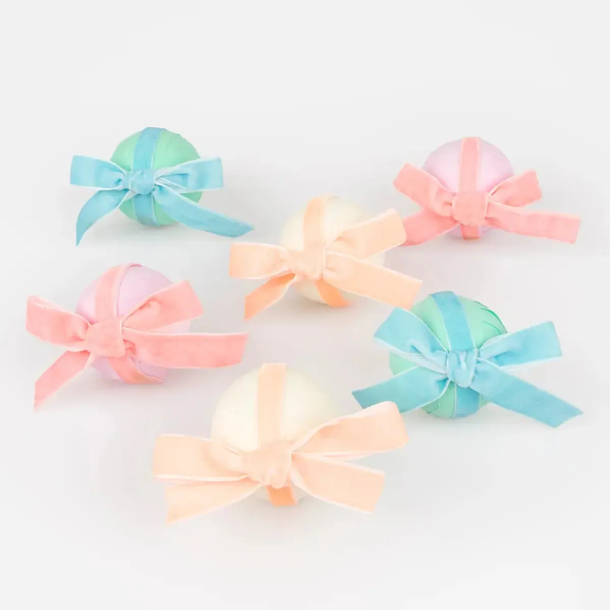 Velvet Bow Surprise Balls (x 6)